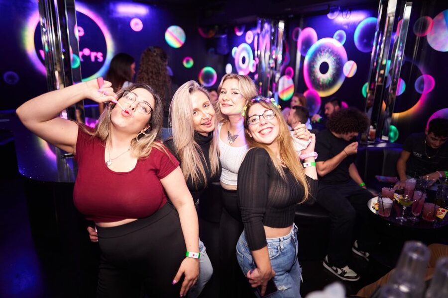 Camden Pub Crawl & Bar Tour London - Dress code, ID, and getting ready