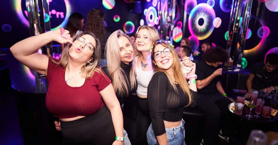 Camden Pub Crawl & Bar Tour London - The first shot and the value of the drink deals