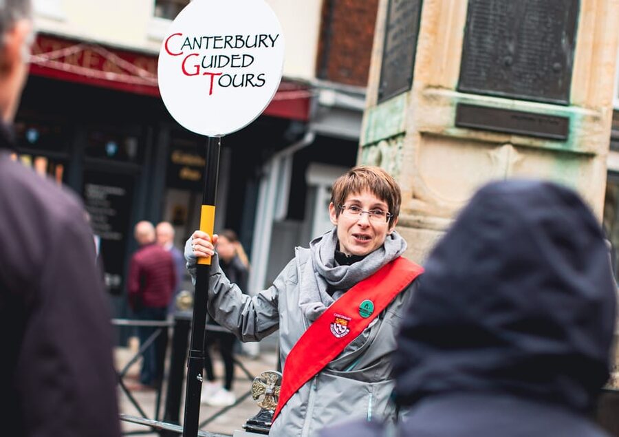 Canterbury: Walking Tour with Green Badge Guide - The guides make the difference