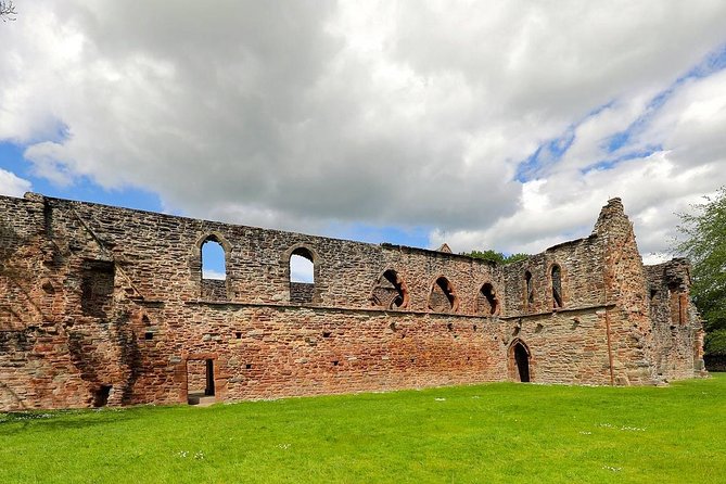 Cawdor Castle, Inverness, Culloden, Outlander and Loch Ness Tour - Cawdor Castle, gardens, stairs, and Shakespeare