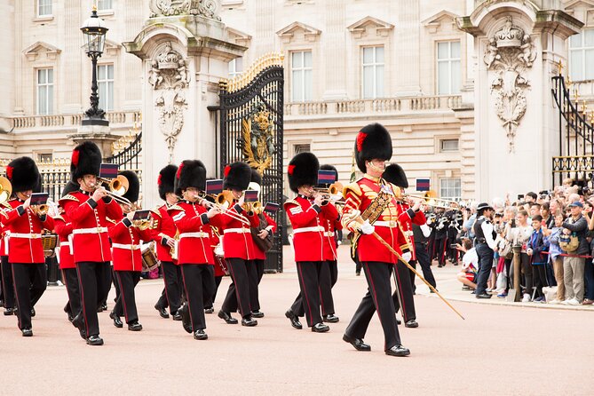 Changing of the Guard Guided Tour at Buckingham Palace - What this tour is really designed to do