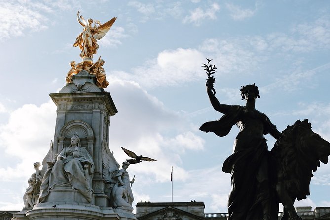 Changing of the Guard Guided Walking Tour Semi-Private 12ppl Max - Why this small London tour works