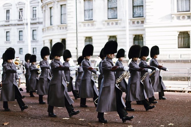 Changing of the Guard Guided Walking Tour Semi-Private 12ppl Max - Why the guards may not appear