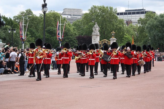 Changing of the Guard Guided Walking Tour Semi-Private 12ppl Max - St. James’s Park offers a welcome change of pace