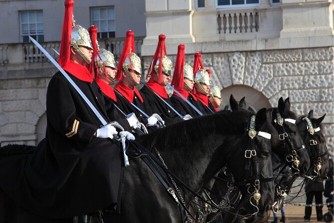Changing of the Guard Walking Tour in London at Buckingham Palace - Walking The Mall and St James’s Park