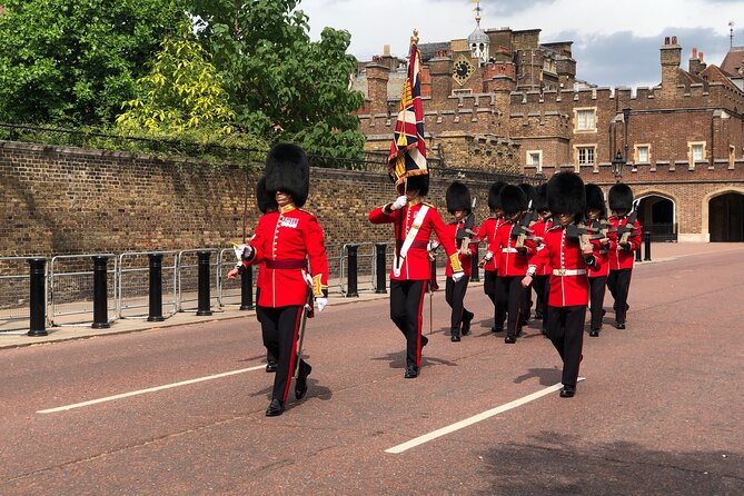 Changing of the Guard Walking Tour - St. James’s Palace and the oldest royal residence
