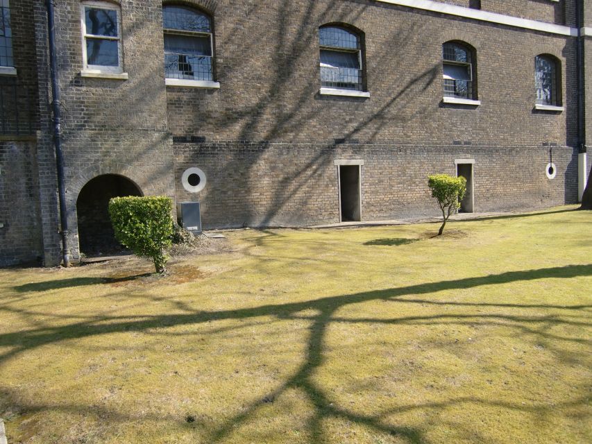 Chatham Historic Dockyard: Call the Midwife Tour - FAQ