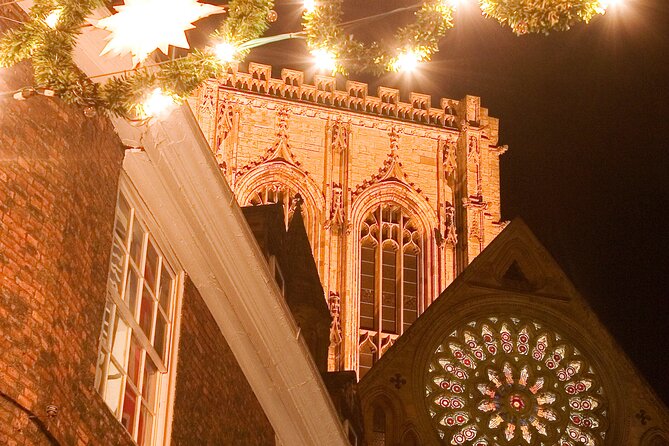 Christmas Guided Walking Tour in York - Christmas lights, medieval shopping, and old festive habits