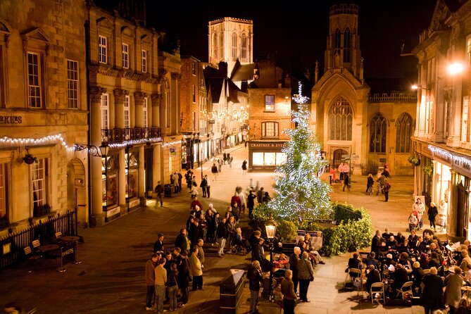 Christmas Guided Walking Tour in York - Mistletoe, fruitcake, and unusual festive customs