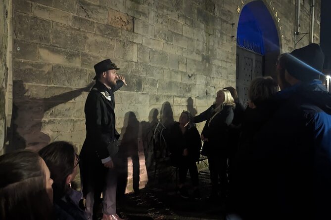 Dark History Walking Tour in Warwick - Warwick Castle and the Oken Tea Rooms