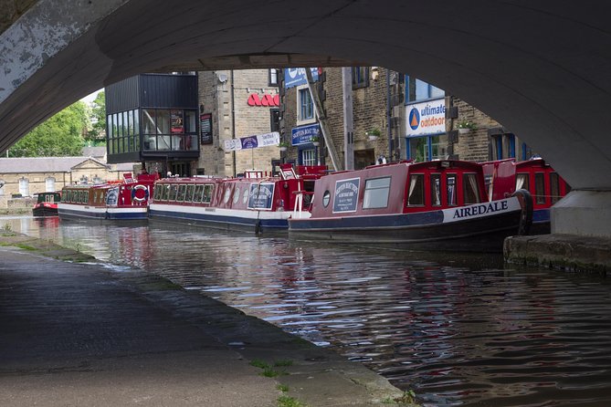 Day Boat Hire - Bringing children, dogs, and several generations
