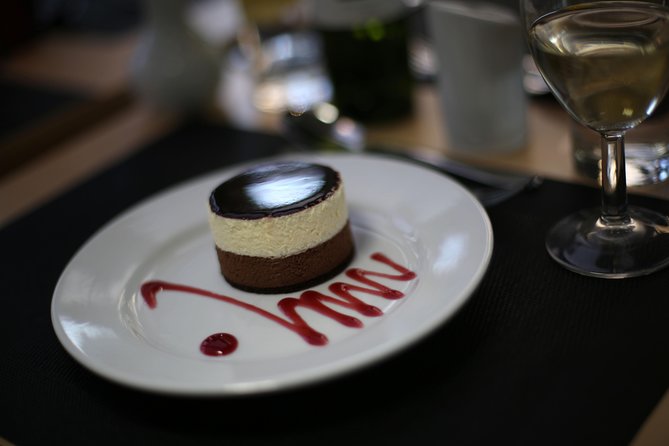 Dinner and Jazz Cruise on the River Thames - Jazz, service, and the onboard mood