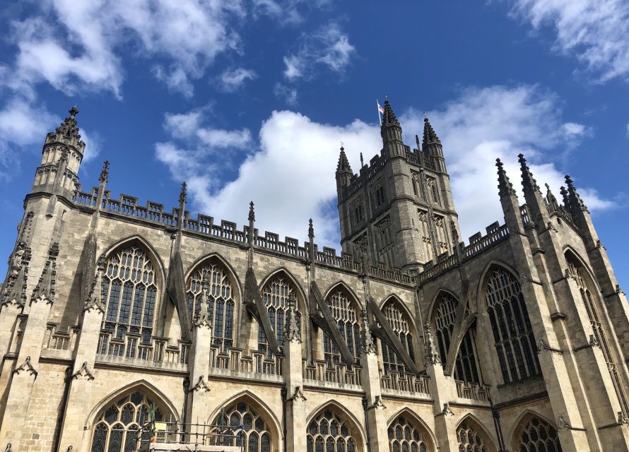 Discover Bath and Bridgerton with Music - Strolling through Bath as the music plays
