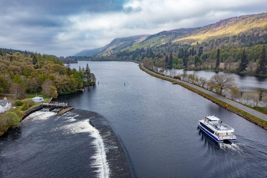 Dochgarroch: Caledonian Canal and Loch Ness 50min Cruise - The Caledonian Canal and its working history