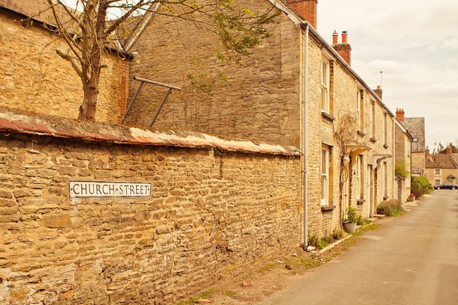 Downton Abbey and Highclere Castle Tour from London - Cogges Manor Farm and the Yew Tree Farm scenes