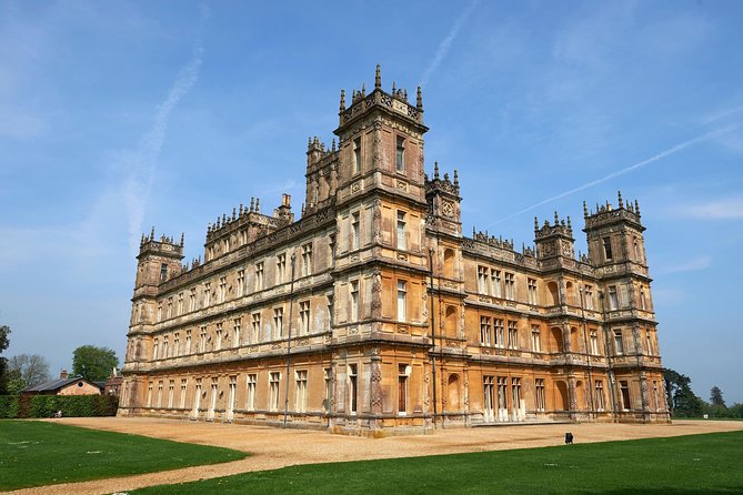 Downton Abbey and Village Coach Tour from London with Highclere - The coach ride from London to Bampton