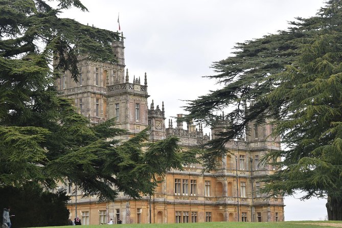 Downton Abbey and Village Small Group Tour from London - The guides make the long day better