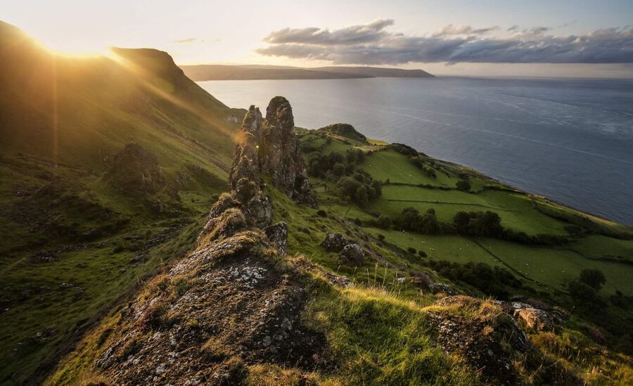 Dublin: Giant's Causeway, Dark Hedges & Titanic Guided Tour - Food, weather, and the practical details