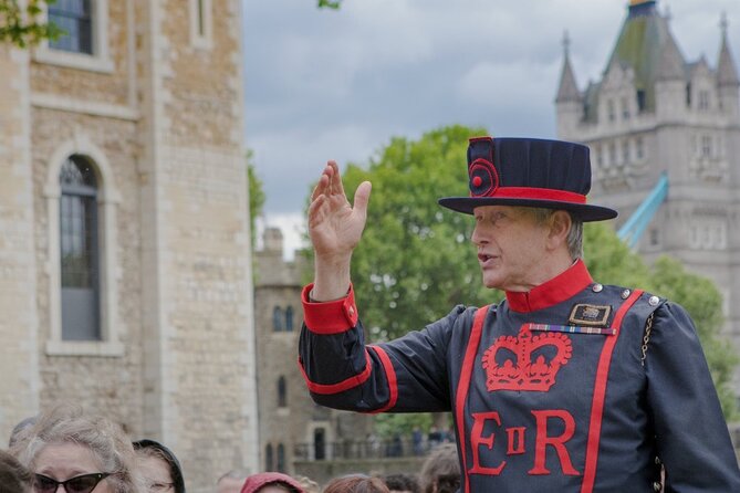 Easy Access Tower of London Crown Jewel Torture and Executions - White Tower armor and the Line of Kings
