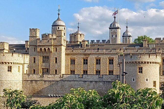 Easy Access Tower of London Crown Jewel Torture and Executions - Tower Green and the Scaffold Site