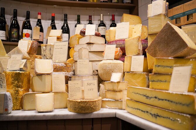 Eating Edinburgh: Old Town Food & Drinks Tour - Five details that make this Edinburgh food tour different