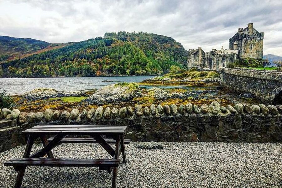 Edinburgh: 3-Day Isle of Skye, Highlands, and Loch Ness Tour - What the guide and group add