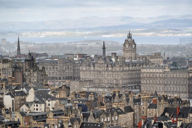 Edinburgh 3 Hour Walking Tour Italian Tour Guide - Edinburgh Castle without the admission fee