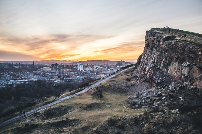 Edinburgh: Arthur's Seat Hike with Local Guide - Choosing the Best Route Up