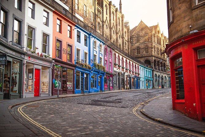 Edinburgh Castle & Royal Mile Walking Tour - Ticket Included - Guide quality and the feel of the walk