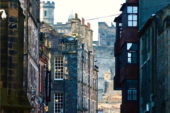 Edinburgh Food Tour with Scotch, Haggis, a Secret Dish & More - Other city landmarks along the way