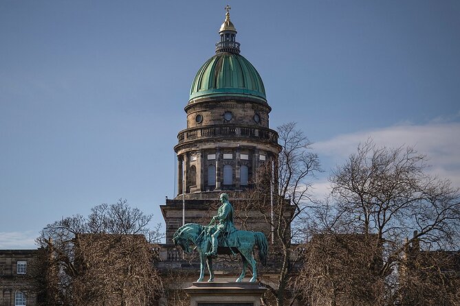 Edinburgh Full Day Walking Tour with Castle Included -Small Group - The Heart of Midlothian and the close-lined Royal Mile