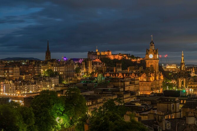 Edinburgh Ghost Tour: Mysteries, Legends and Murders - The guides make or break the evening
