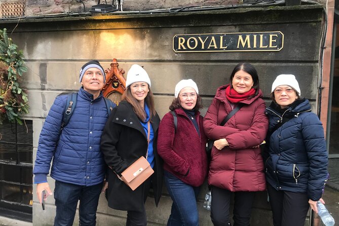 Edinburgh Highlights & Hidden Gems: Private Tour with a Local - Old Town streets, whisky, and local food