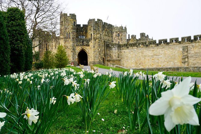 Edinburgh: Holy Island, Alnwick Castle & Kingdom of Northumbria - Who Will Enjoy This Tour Most?