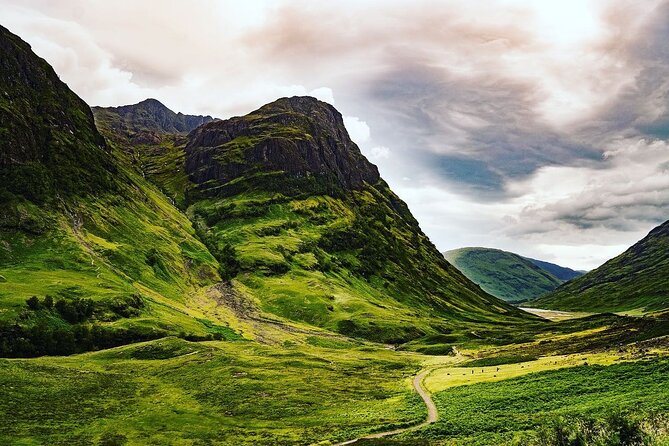 Edinburgh: Loch Ness, Glencoe & The Highlands - Callander starts the day gently