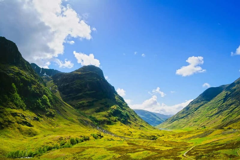 Edinburgh: Loch Ness, Inverness & Highlands Tour in Spanish - Kilmahog and the first Highland cows