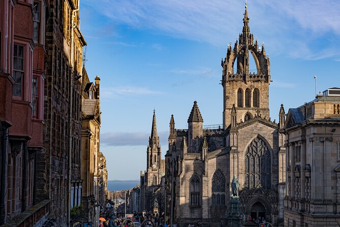 Edinburgh Old Town: Historical Guided Walking Tour - Landmarks, Side Streets, and Details You Might Miss