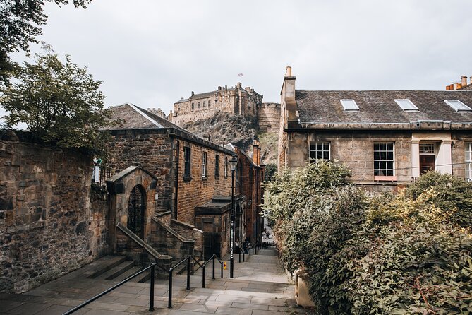Edinburgh: Old Town's Highlights Walking Tour - Key points to know before booking