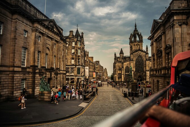Edinburgh: Old Town's Highlights Walking Tour - Weather, group size, and practical comfort