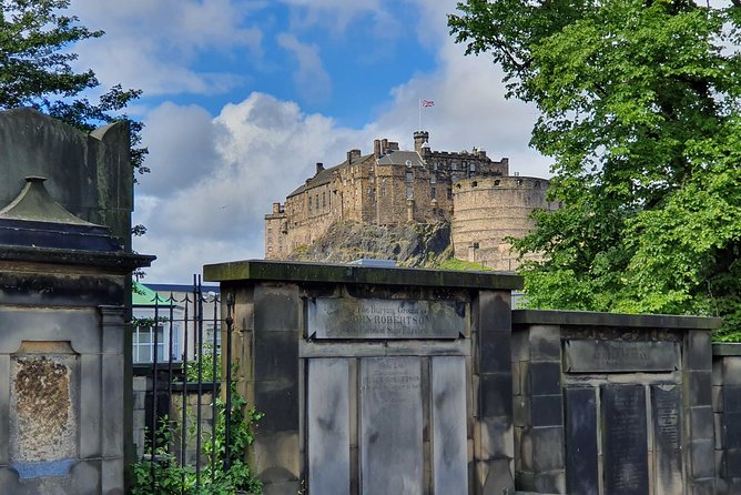 Edinburgh Private Walking Tour - Passing the Grassmarket and climbing to Victoria Street