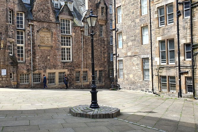 Edinburgh Private Walking Tour - The view from Advocate’s Close