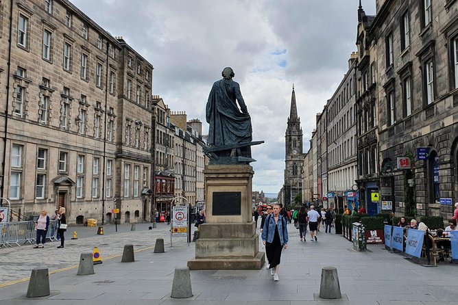 Edinburgh Private Walking Tour - The guides are the real deciding factor