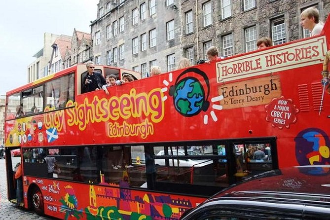 Edinburgh Rail Trip from London with Castle entry and Hop-on Hop-off bus - The Old Town, Princes Street, and gardens