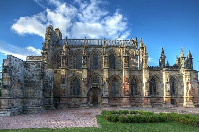 Edinburgh: Rosslyn Chapel, the Borders & Glenkinchie Distillery - Melrose: lunch, abbey ruins, and a schedule problem