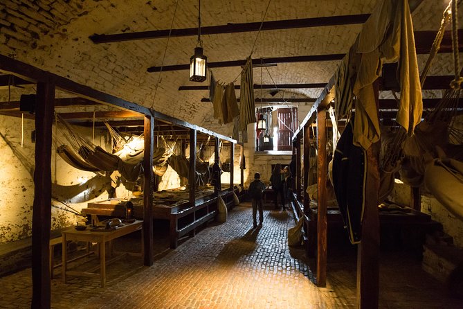 Edinburgh Skip-the-Ticket-Line Castle Walking Tour - Crown Square and the Scottish Crown Jewels