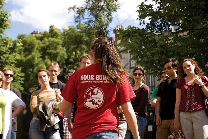 Edinburgh Skip-the-Ticket-Line Castle Walking Tour - Weather, walking, and arrival advice