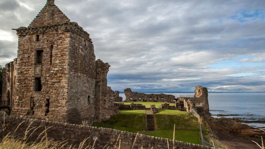 Edinburgh: St Andrews, Dunfermline Abbey and Fife Coast Tour - Leaving Edinburgh across the Forth