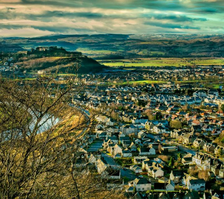 Edinburgh: Stirling, Whisky and St Andrews Tour in Spanish - Is the Spanish Stirling and St Andrews tour worth it?