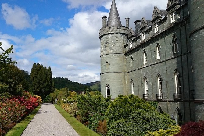 Edinburgh: West Highland Lochs, Mountains & Castles - The guides are a major part of the value