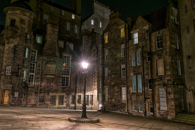 Edinburgh: Witches & Haunted History Walking Tour - Victoria Street and one of Edinburgh’s infamous figures